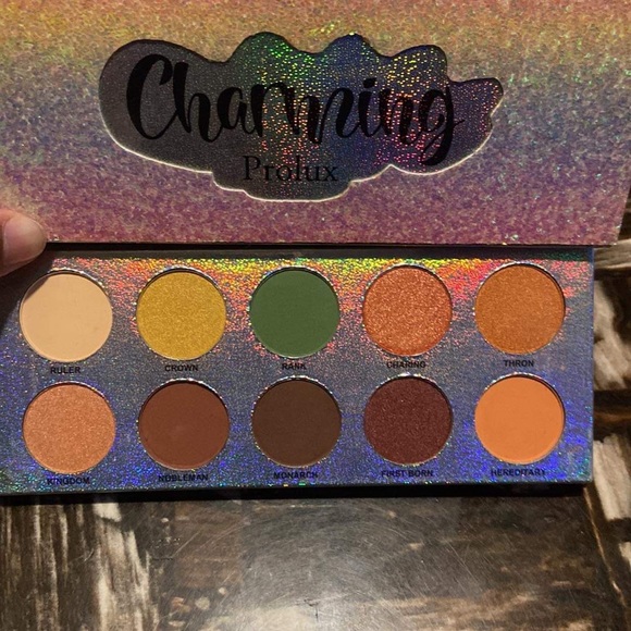 Makeup - Picture 3 of 9